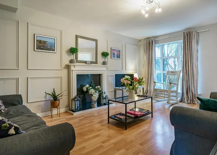 House Close To City Centre And City Airport