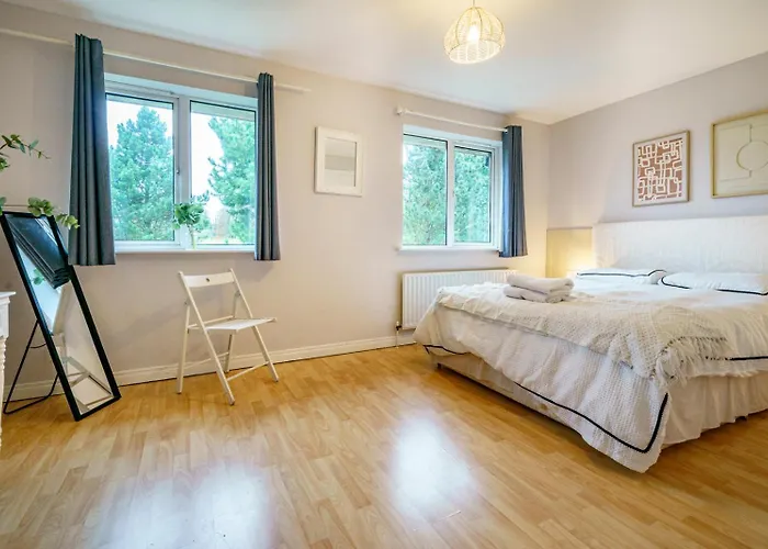 House Close To City Centre And City Airport
